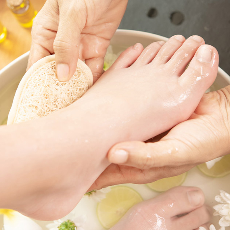 Golden Glimmer Pedicure